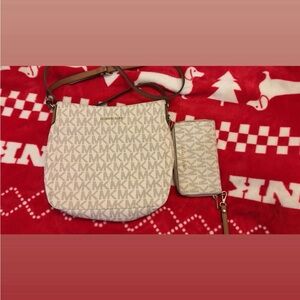 Michael Kors Jet Set Travel Large Messenger Bag & Wallet duo.